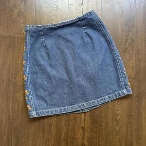 Cutie Vintage 90s Y2K Gold Floral Embroidered Denim Skirt Boho Festival 5/24 USA